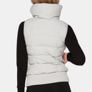 LORNA JANE PUFFER VEST SIZE S